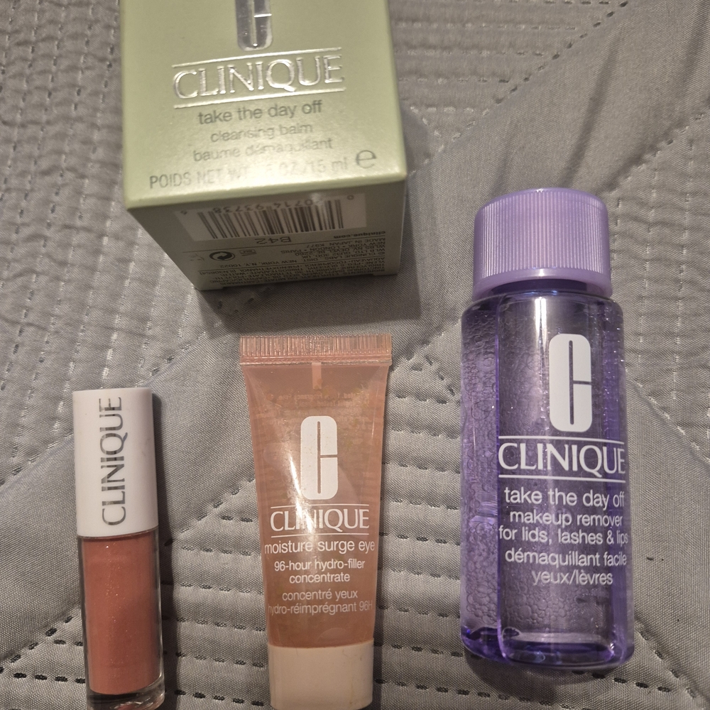 Clinique Lip Gloss and Skincare Set New